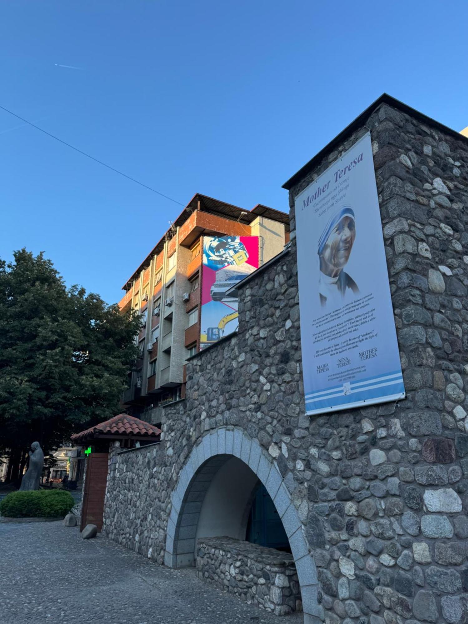 Mother Teresa Apartment Skopje Bagian luar foto